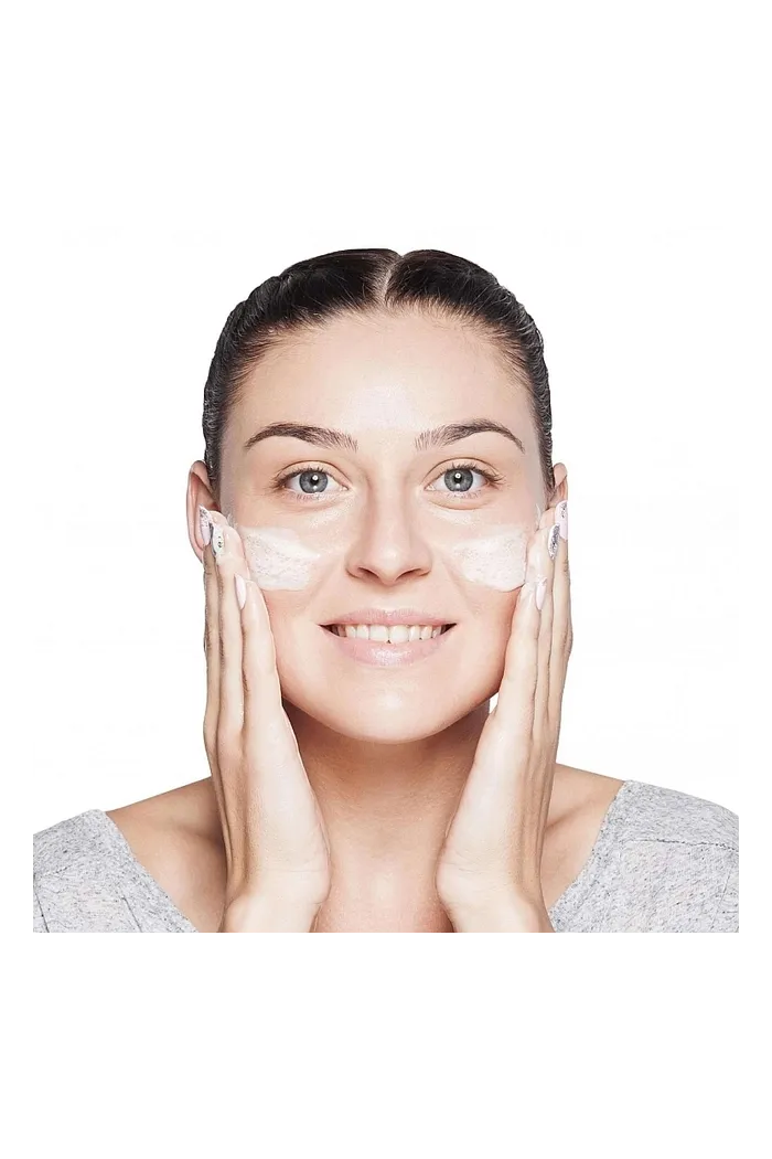 Мягкий очищающий гель