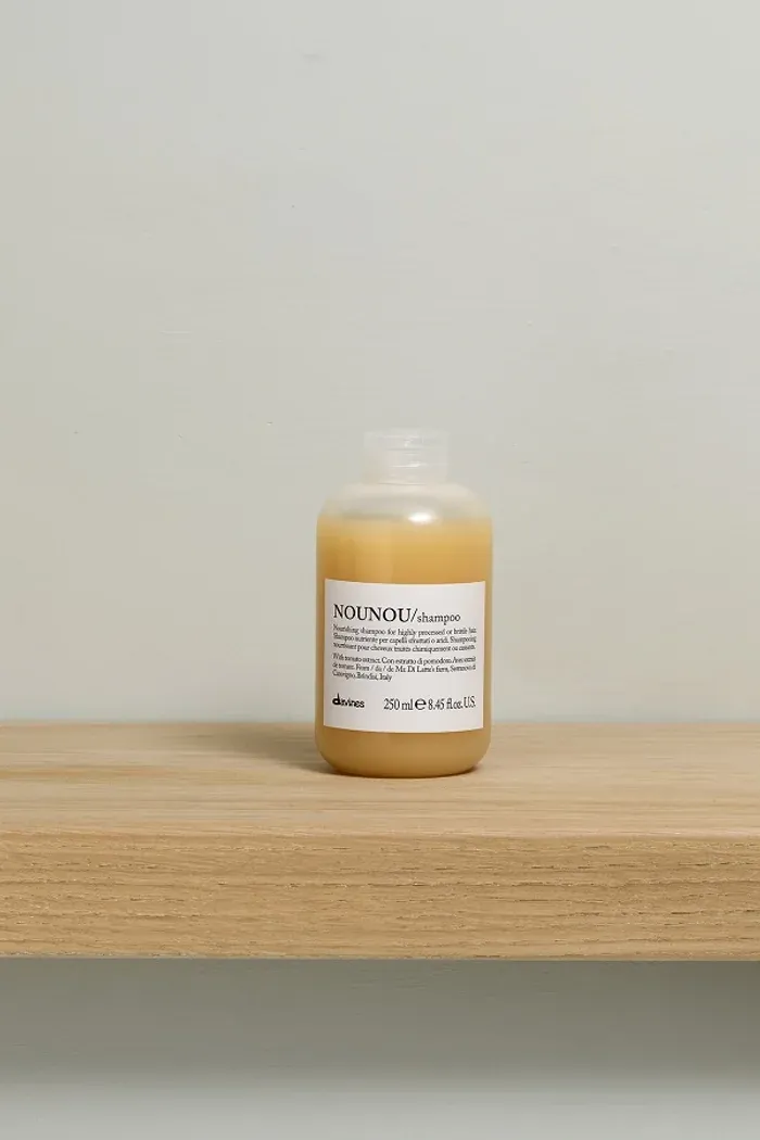 NOUNOU питательный шампунь для поврежденных и ломких волос