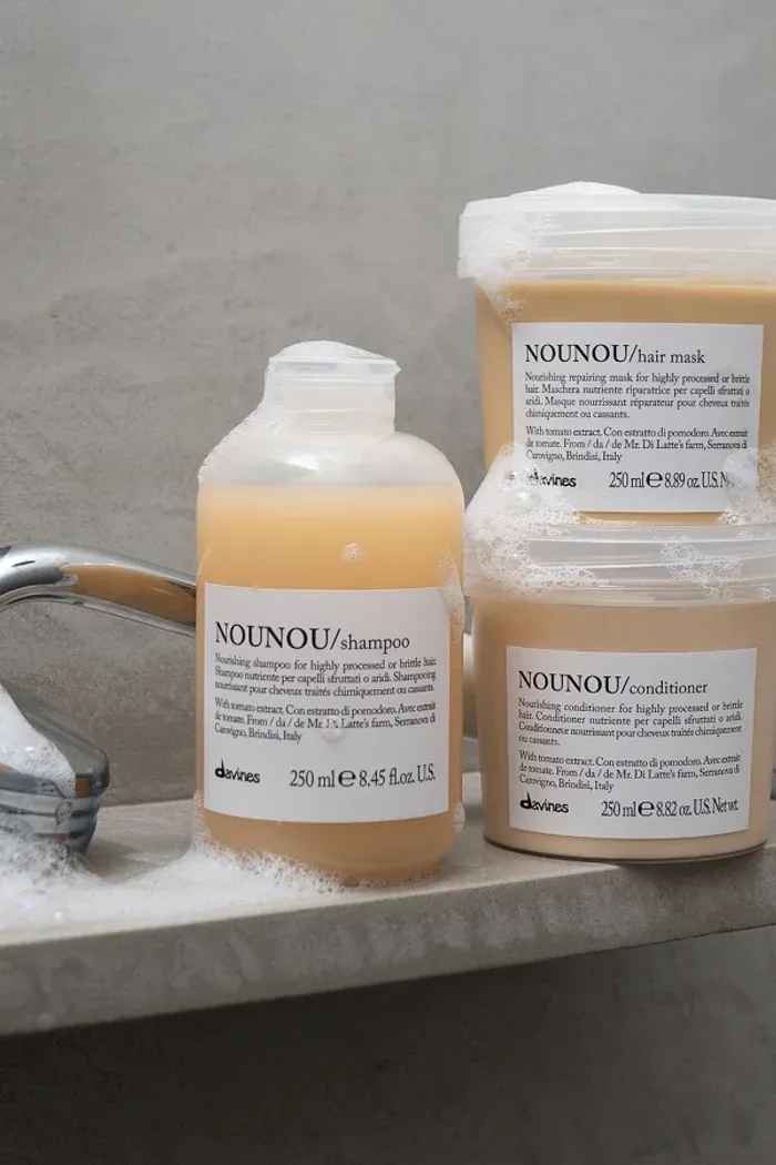 NOUNOU питательный шампунь для поврежденных и ломких волос