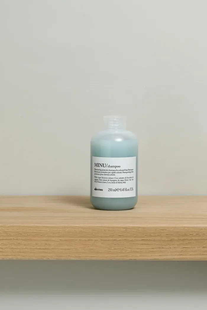 MINU шампунь для сохранения цвета