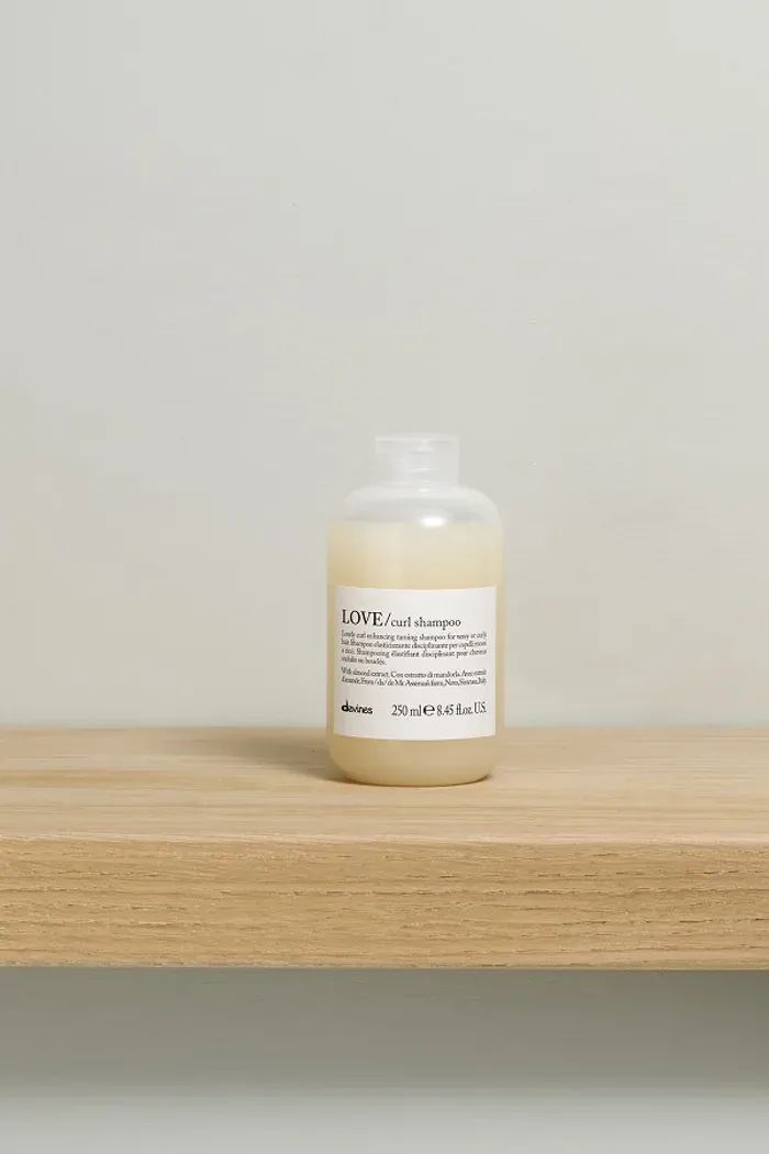 LOVE шампунь для усиления завитка