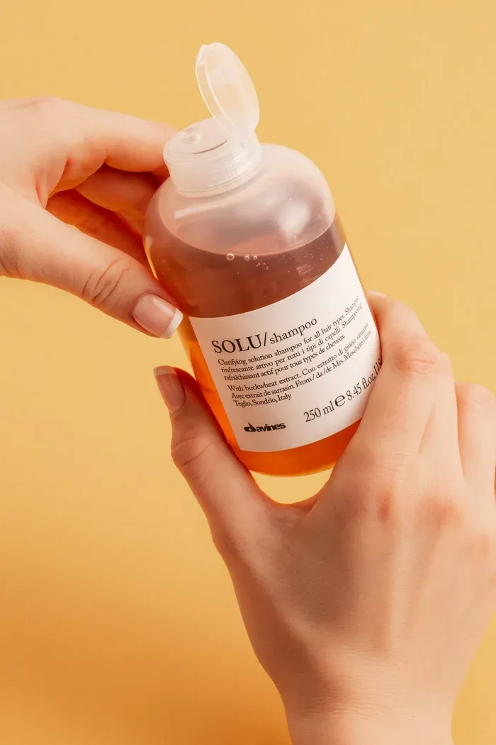 SOLU освежающий шампунь для глубокого очищения