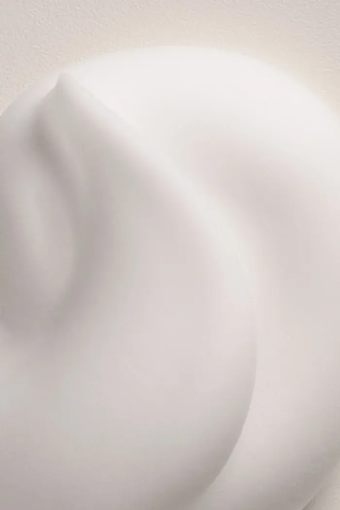 Увлажняющий мусс для упругих четко очерченных локонов