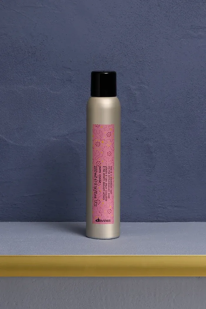 Мерцающий спрей для исключительного блеска волос